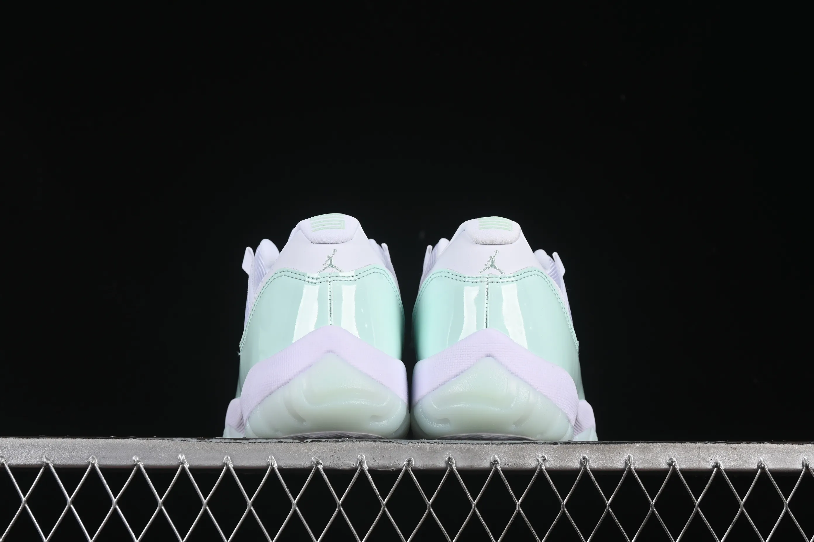 All categories Air Jordan Jordan series basketball shoes Air Jordan 11 Air Jordan 11 Low "Lgloo" AJ11 Joe 11 mint green AH7860-103